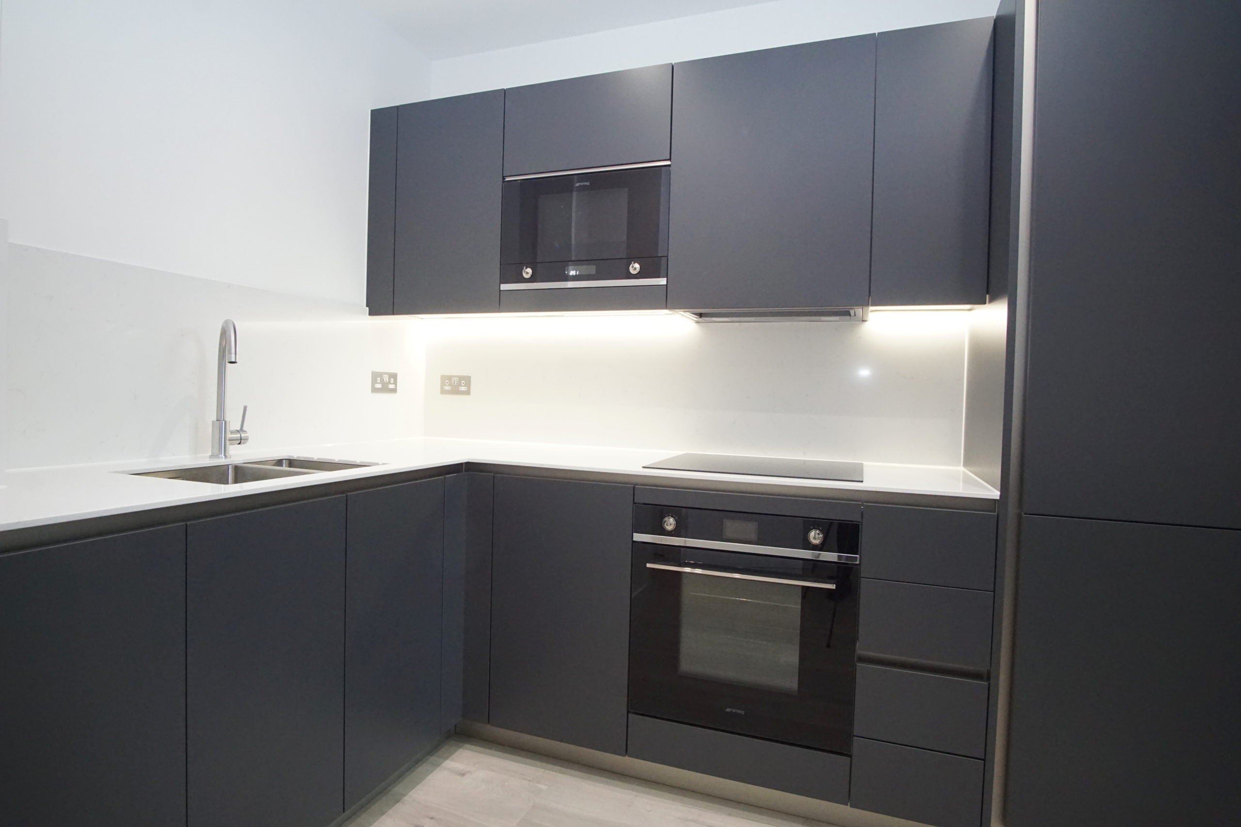 Flat Endymion Road in Greater London