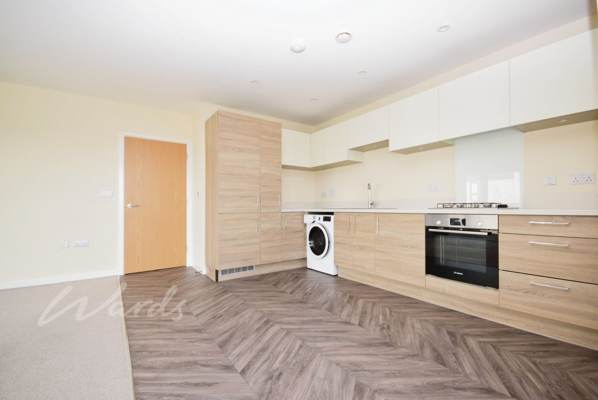Flat Avocet Way in Ashford