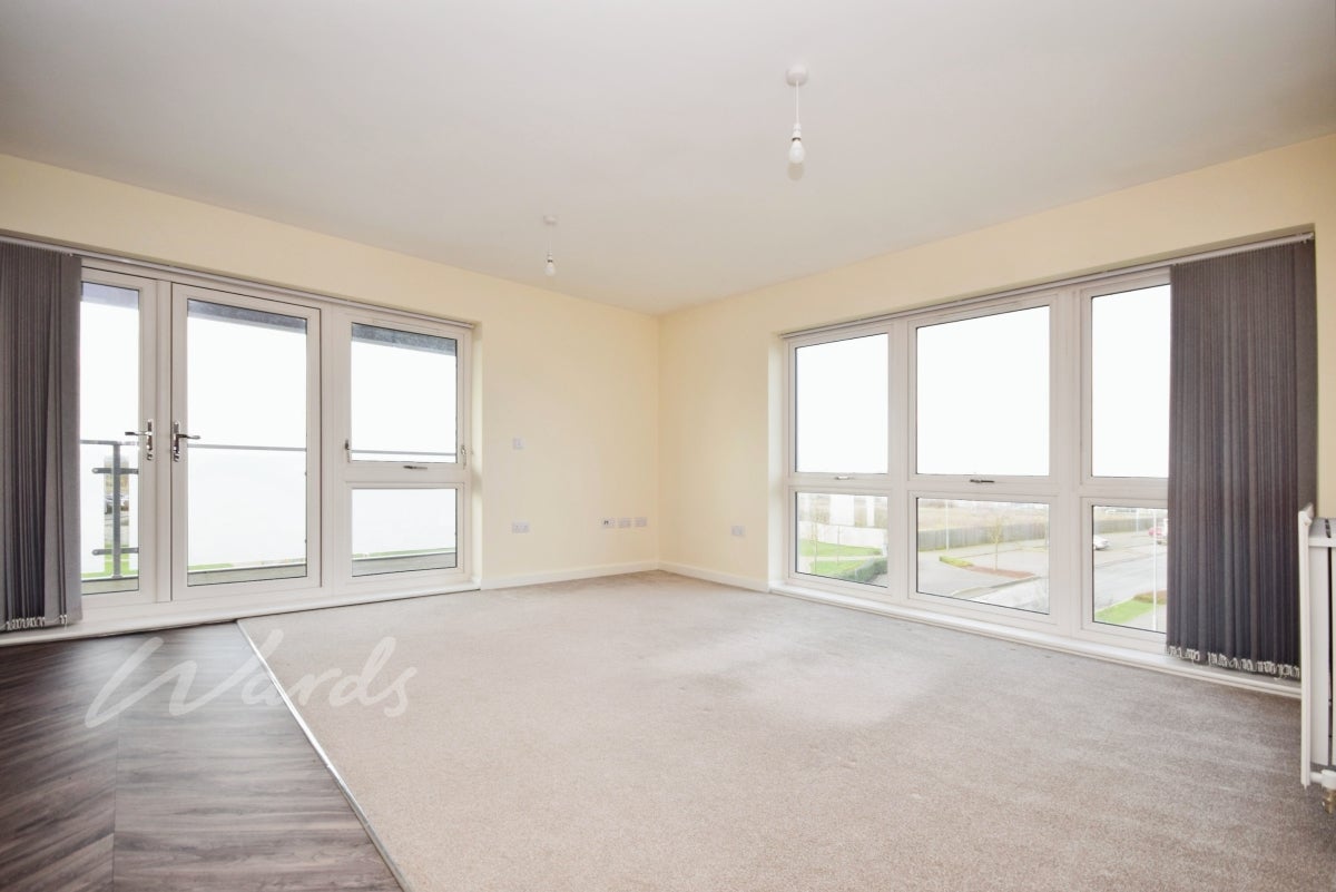 Flat Avocet Way in Ashford