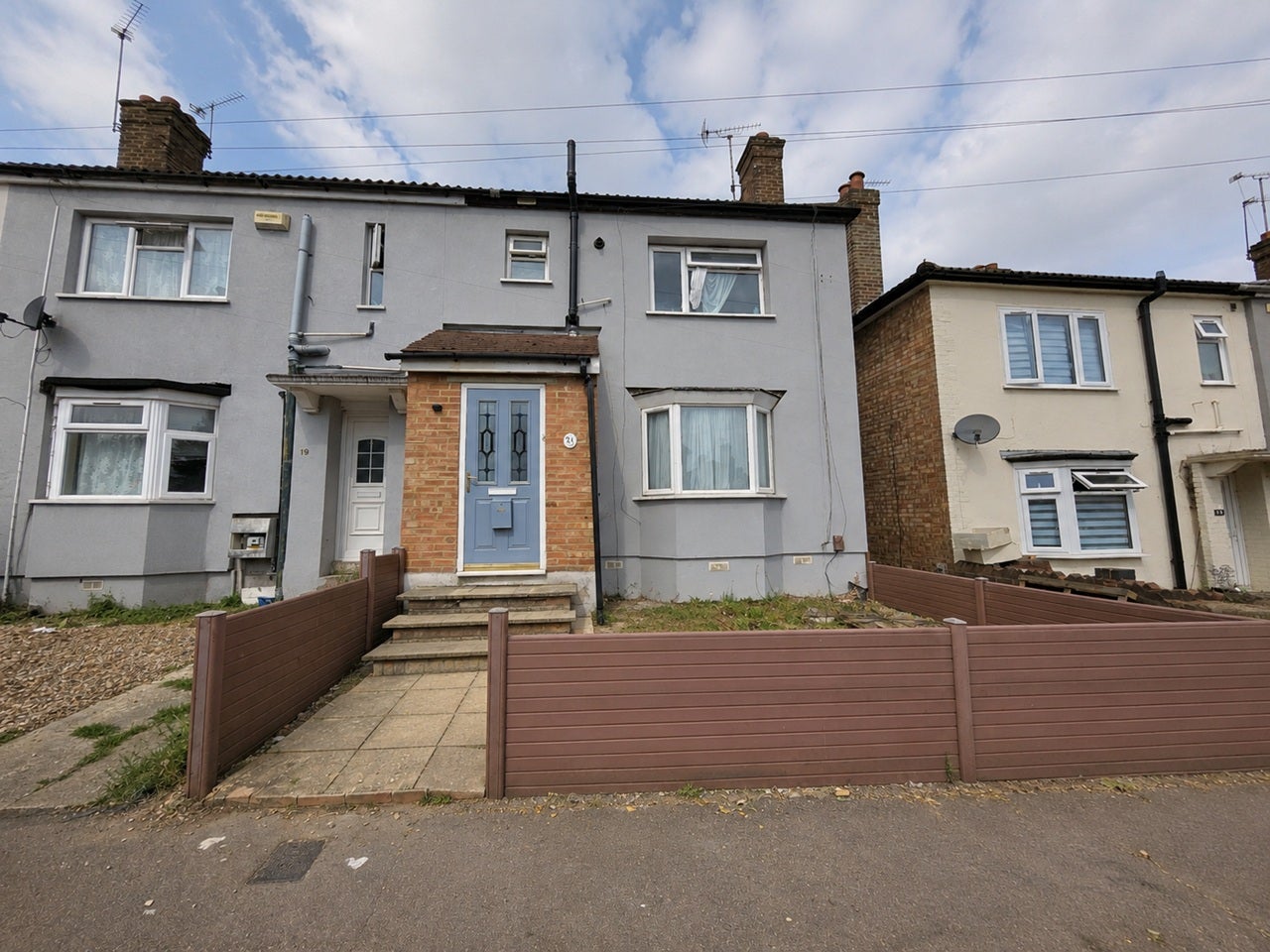House Warren Road in Luton