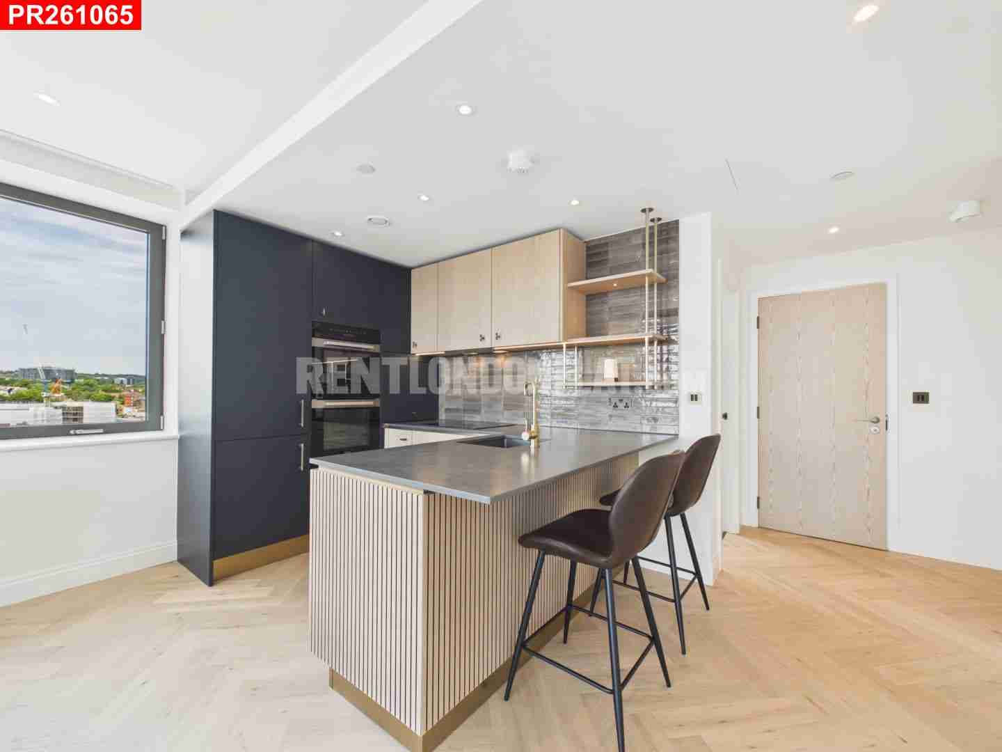 Flat Bedford Way in London