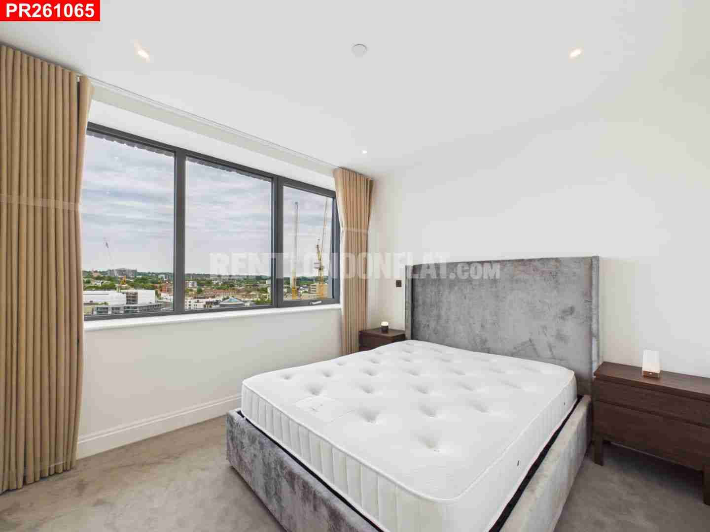 Flat Bedford Way in London