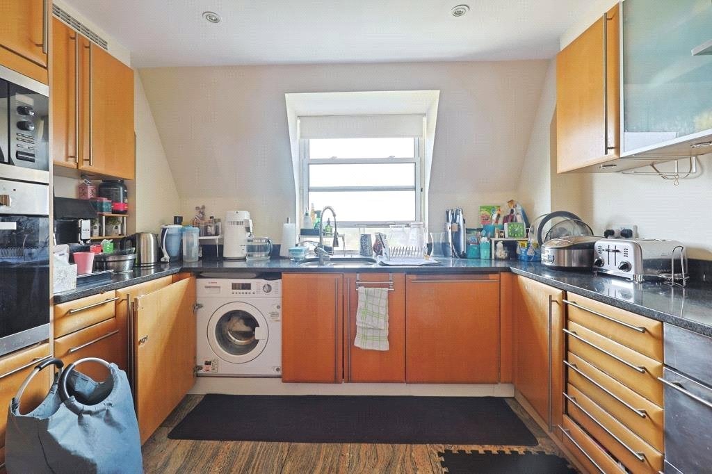 Flat Boydell Court in London