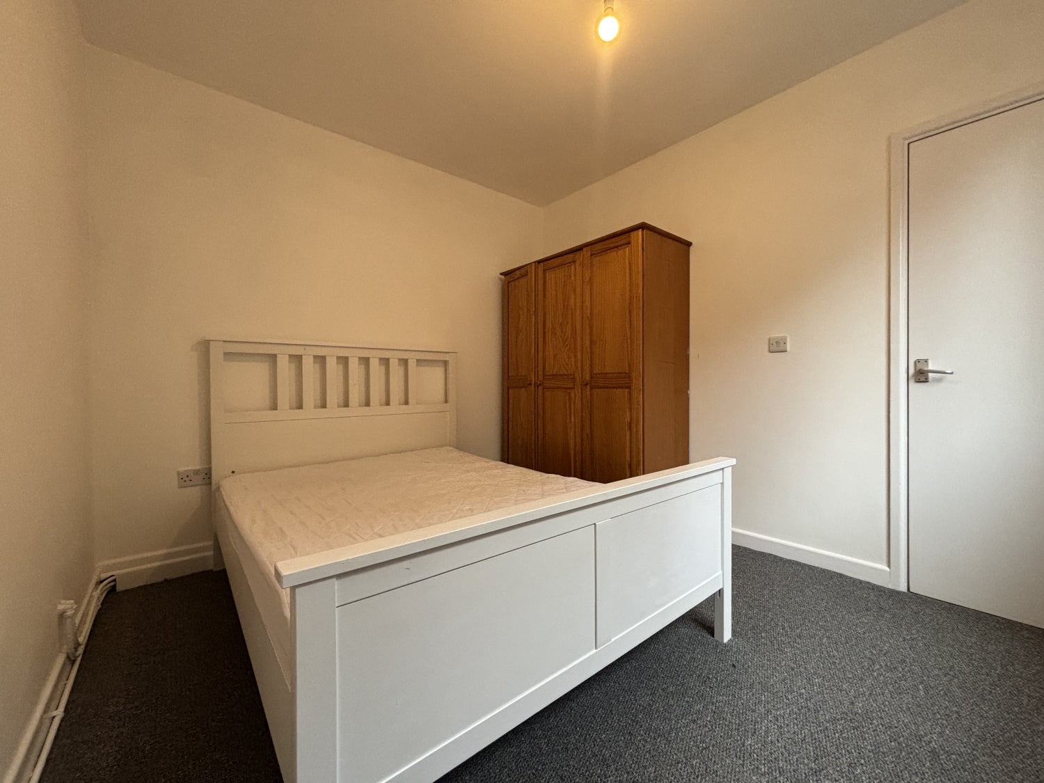 Flat Llanbleddian Gardens in Cardiff