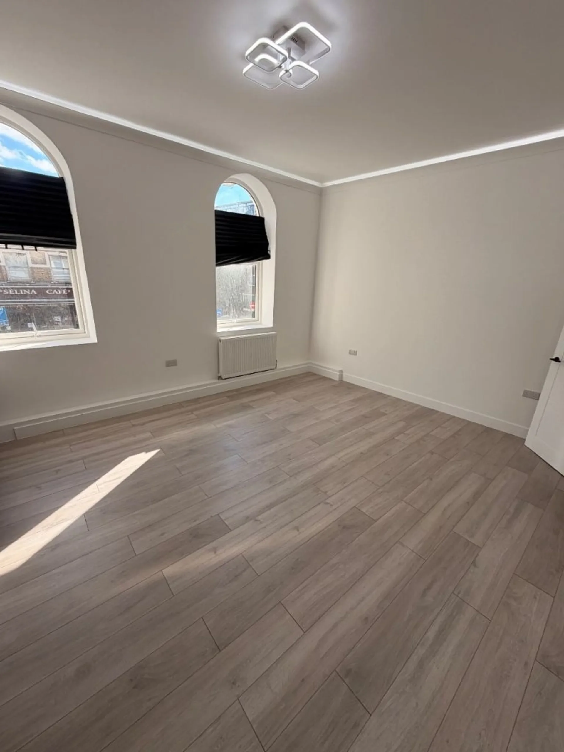 Flat Acre Lane in Greater London