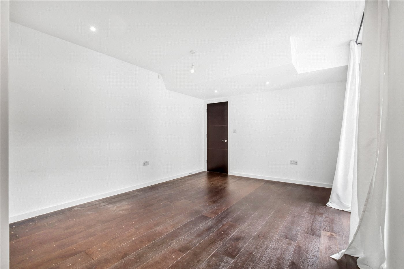Flat Adolphus Road in Greater London