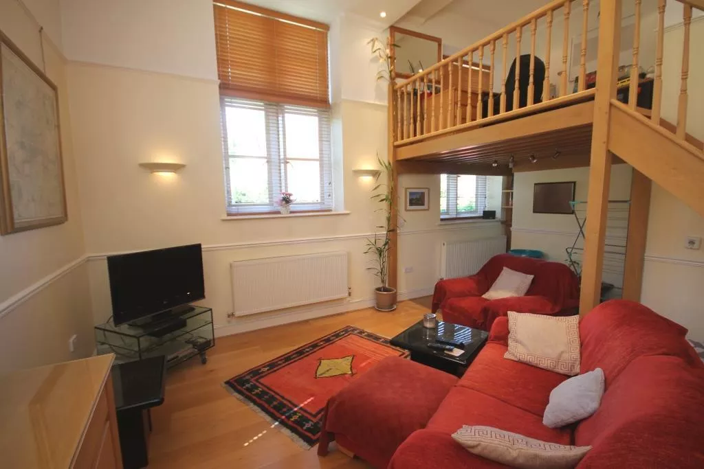 Flat Lavender Close in Mole Valley