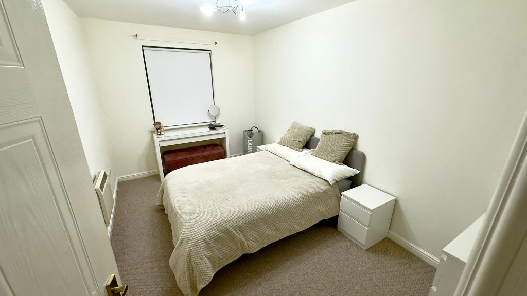 Flat Waterloo Road in Liverpool