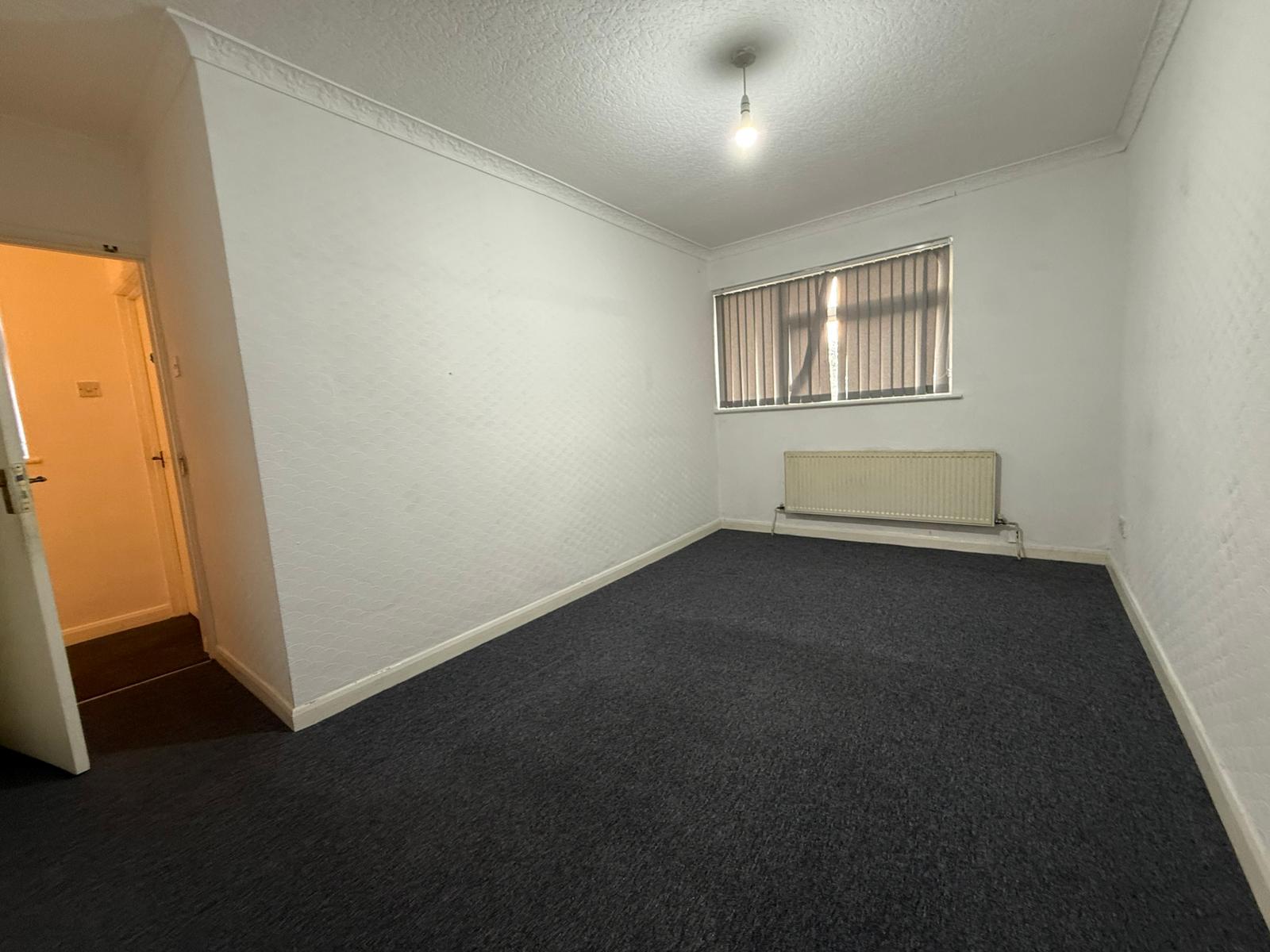 House Tenby Close in Greater London