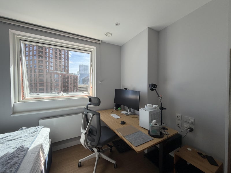 Flat Anthems Way in Greater London