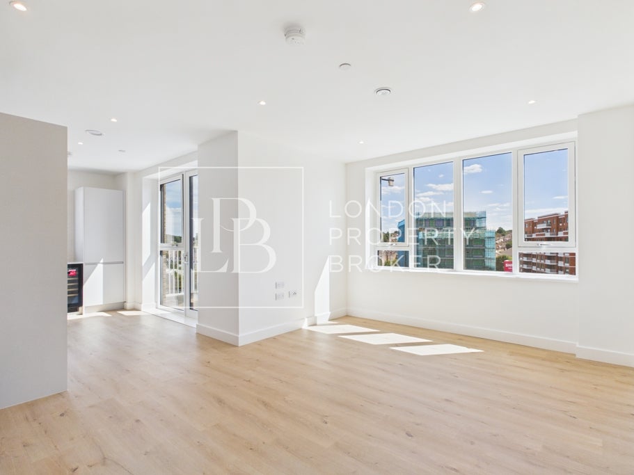 Flat Hadden Road in Greater London
