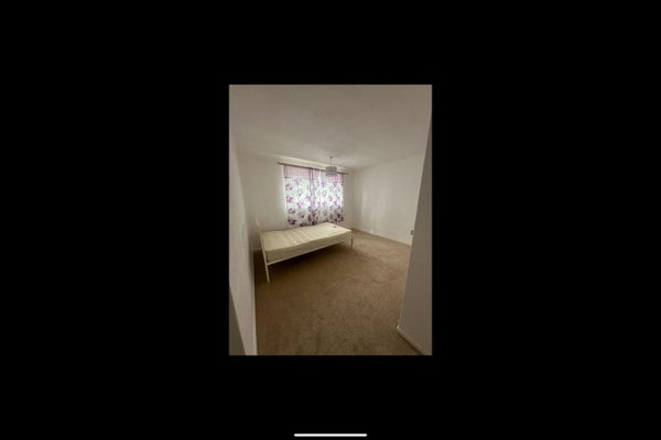 Room Preston Lane in Reigate and Banstead