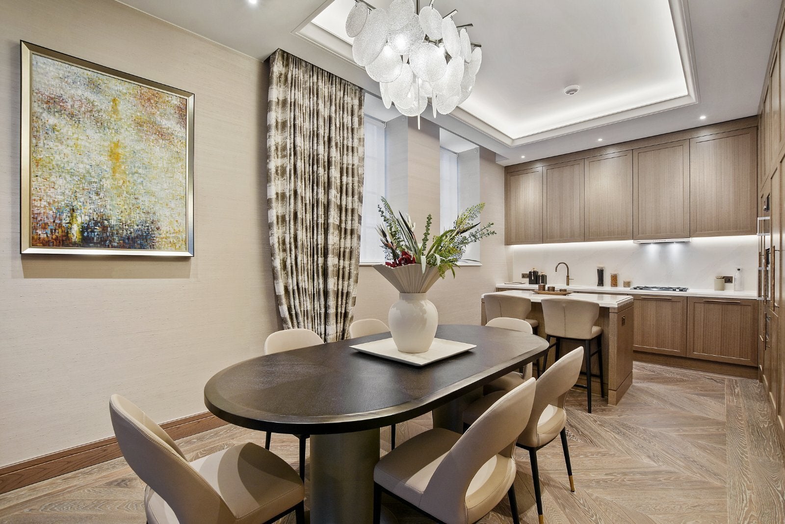 Flat Chesterfield Hill in City of Westminster
