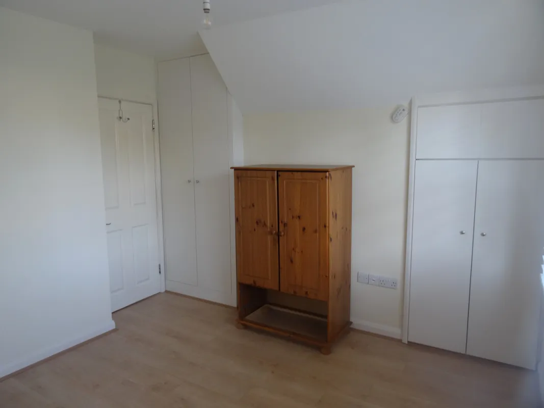 Flat Lingfield Avenue in Greater London