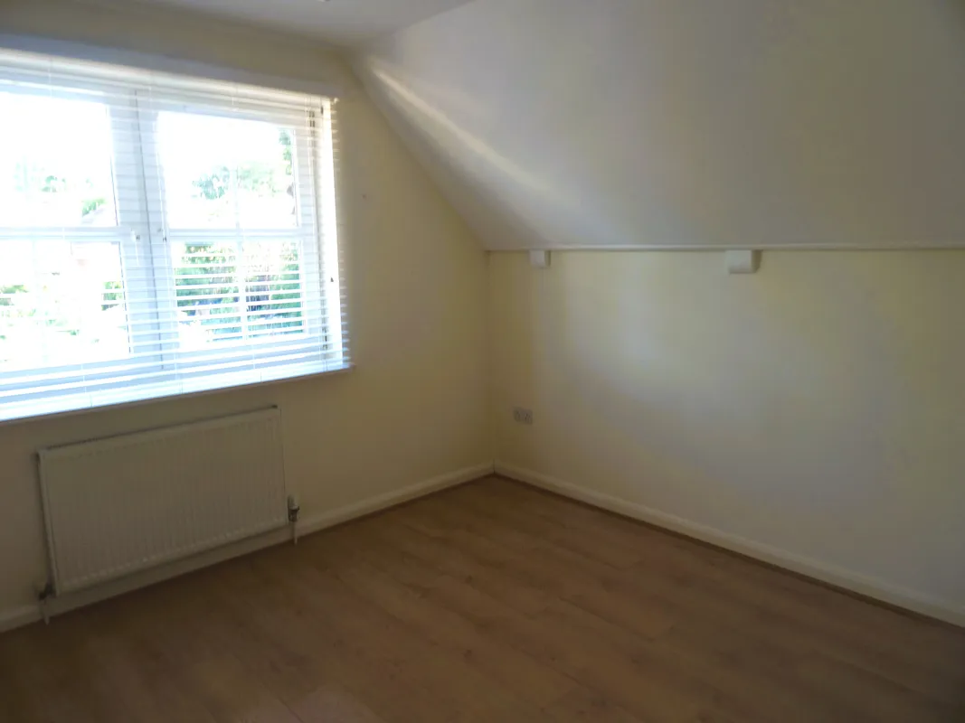 Flat Lingfield Avenue in Greater London