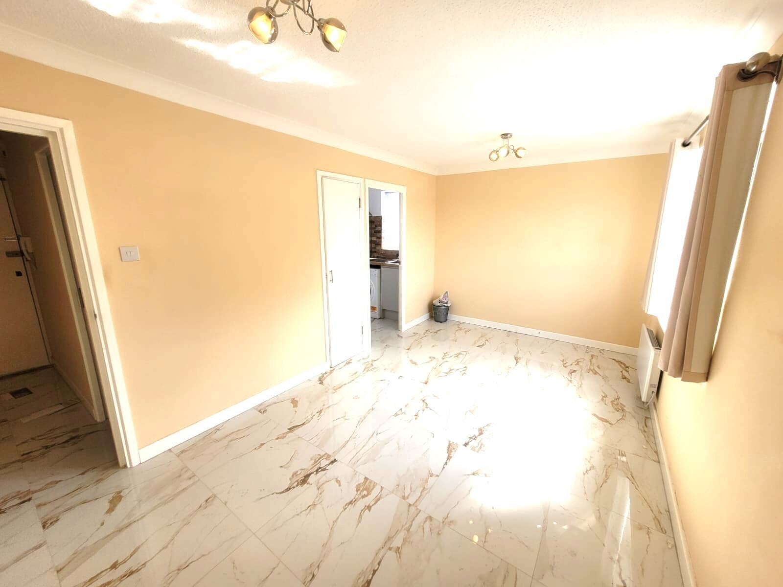 Flat Braemar Gardens in Slough