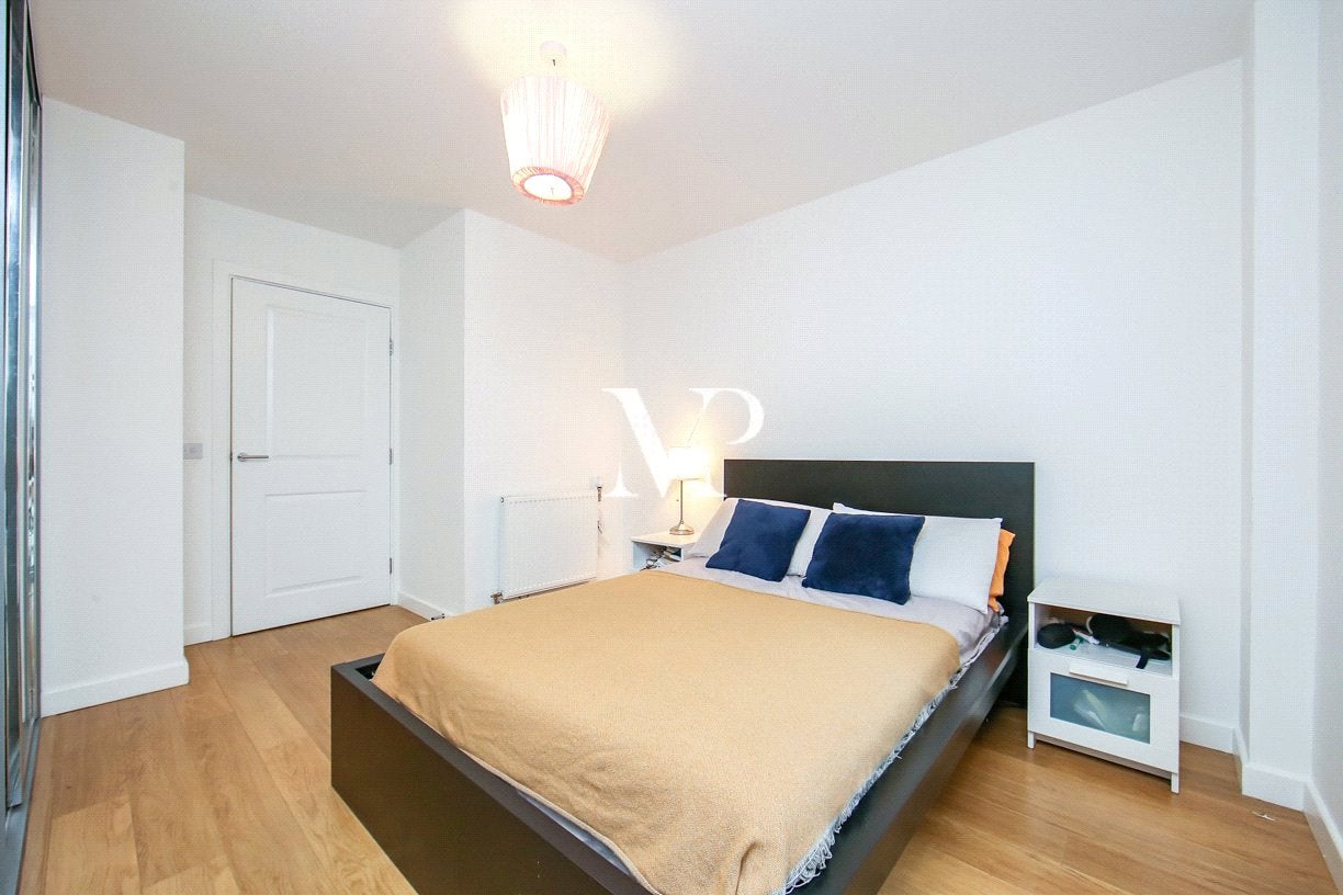 Flat Epstein Square in Greater London