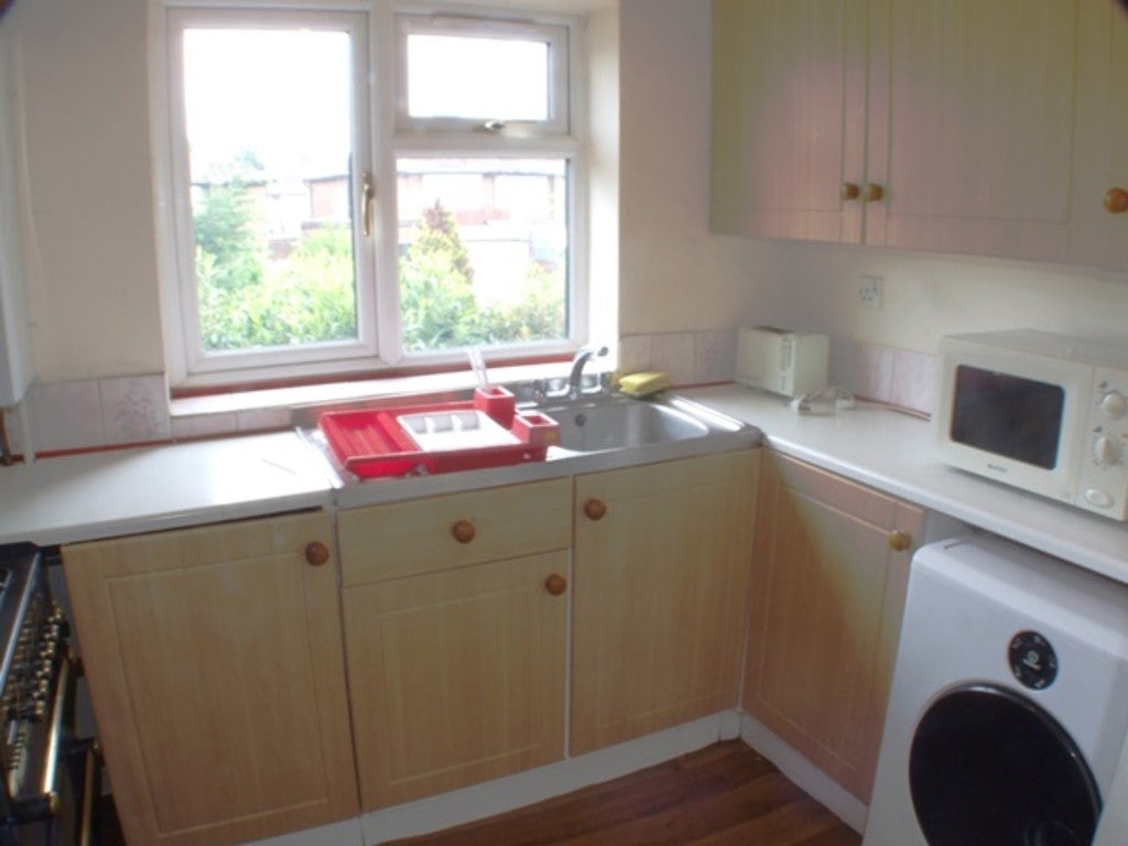 Flat Booth Road in Greater London