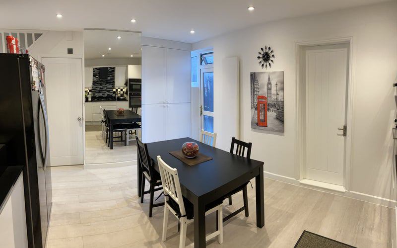 Room Abbotts Road in Greater London