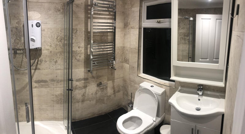 Room Abbotts Road in Greater London