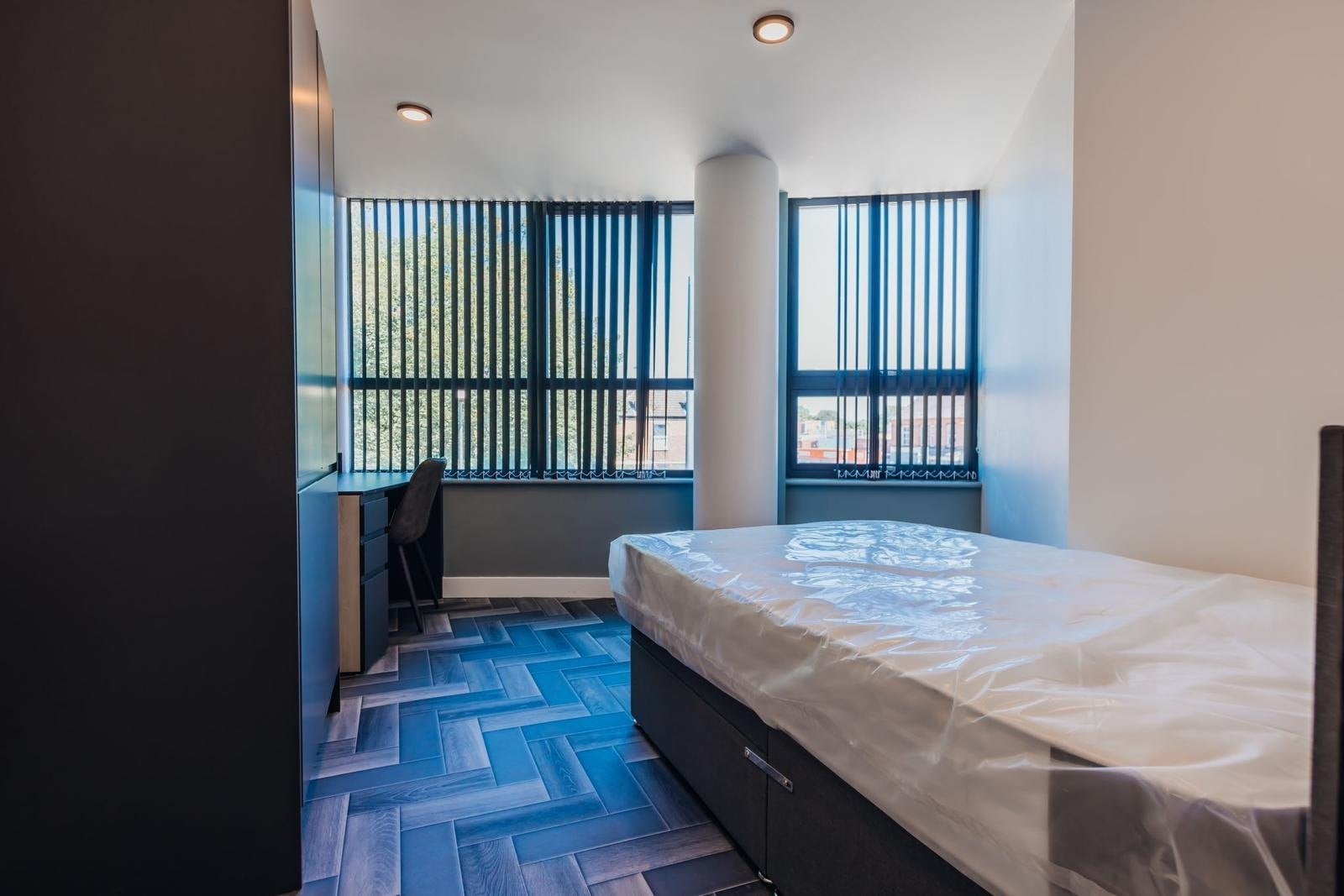 Room High Road in Nottingham