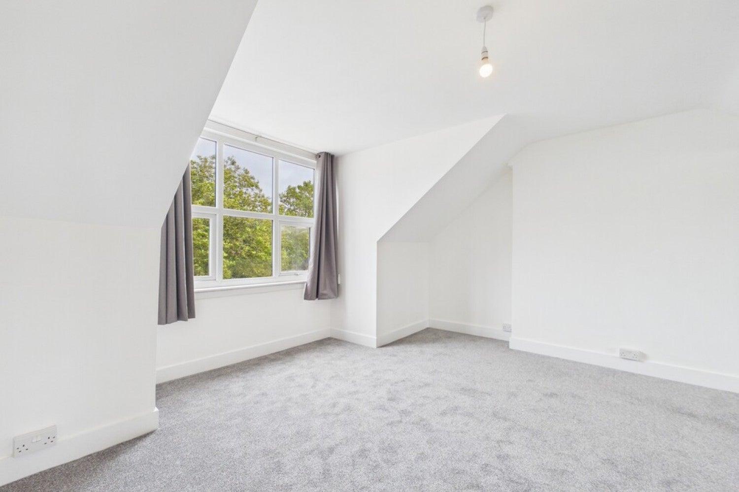 Flat Canterbury Road in Folkestone and Hythe District
