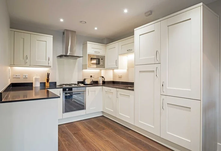 Flat Queens Road in Elmbridge