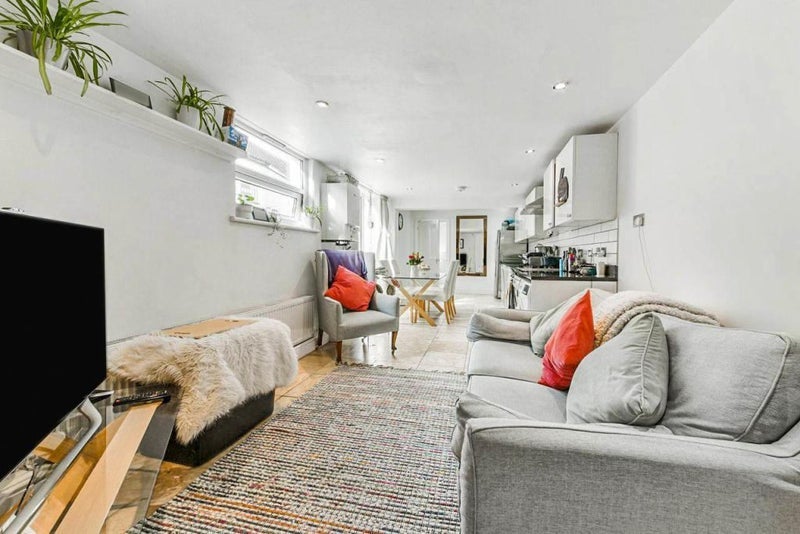 Room Sydenham Road in Greater London