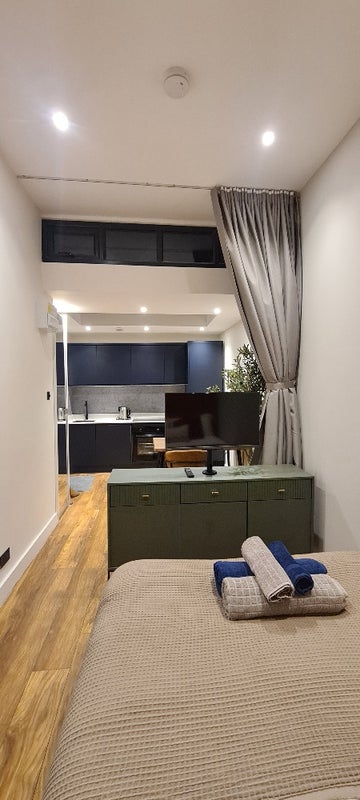 Flat Cholmeley Park in Greater London
