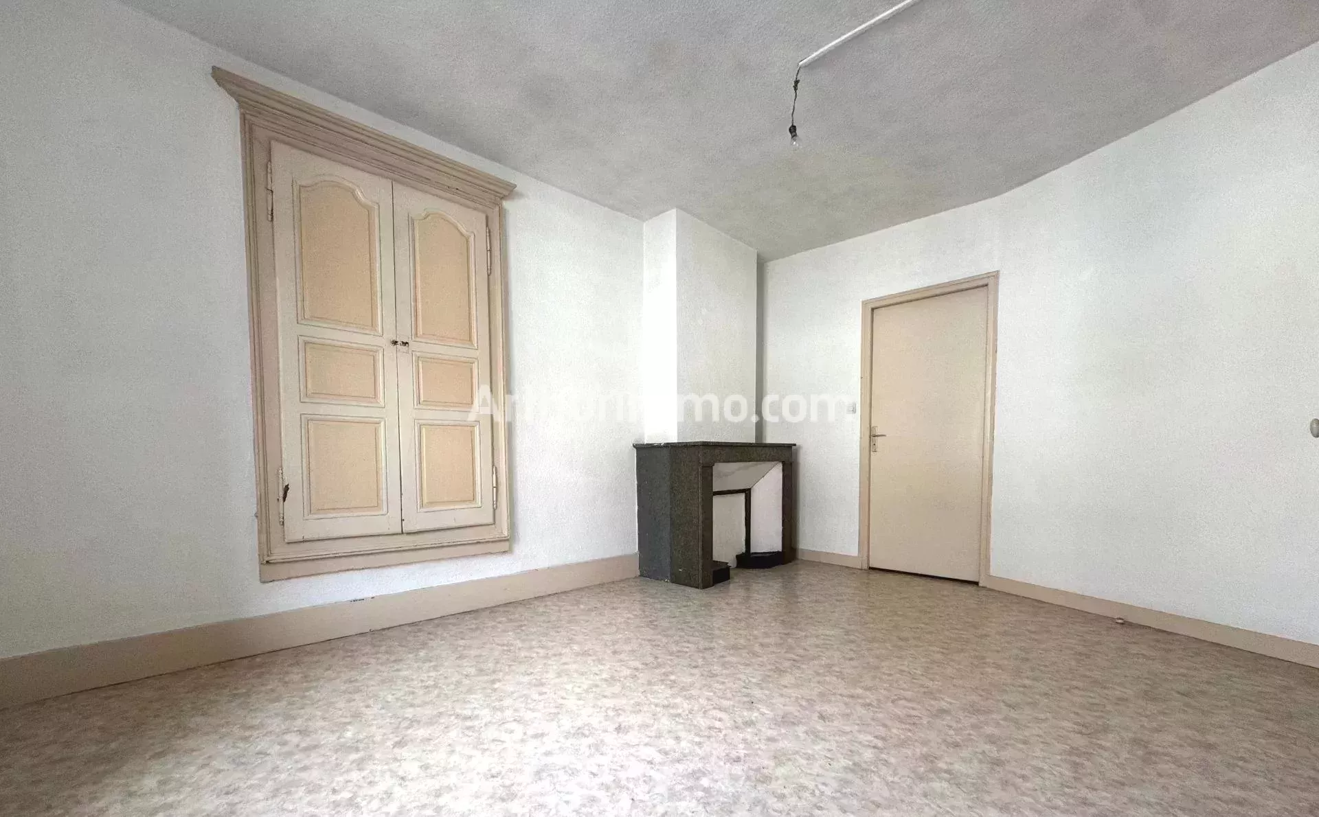 Appartement Place de l'Hôtel de Ville à Lons-le-Saunier