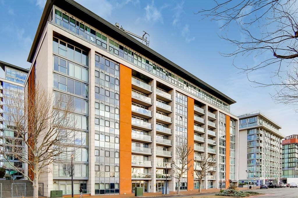 Flat Western Gateway in Greater London