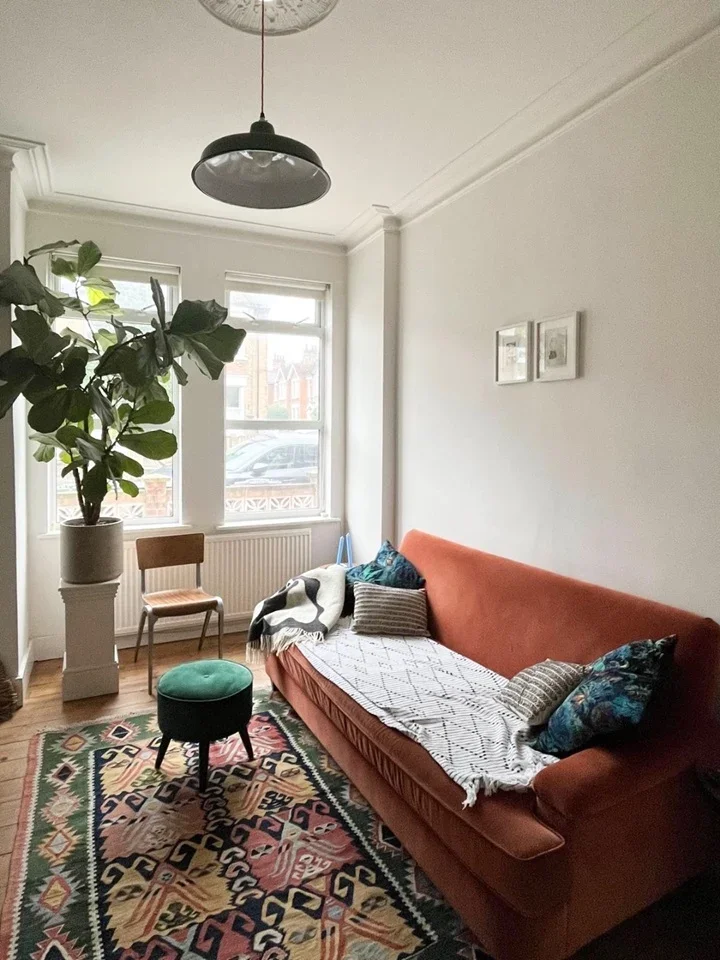 Flat Radford Road in Greater London