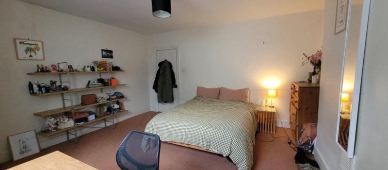 Room Liverpool Road in Greater London