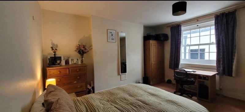Room Liverpool Road in Greater London