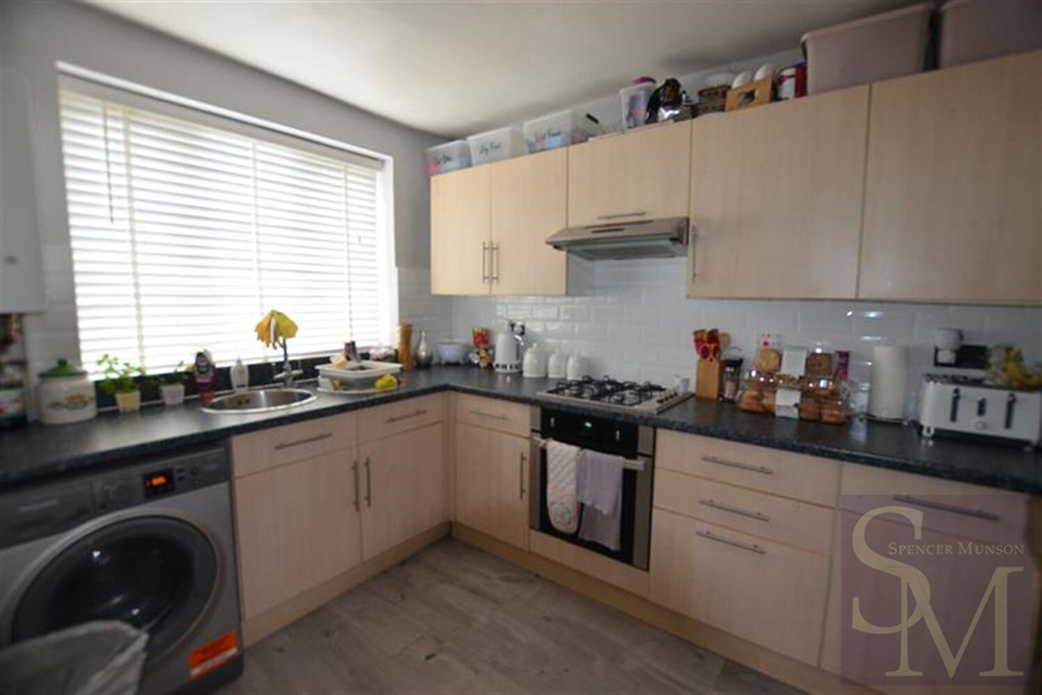 Flat Warren Road in Greater London