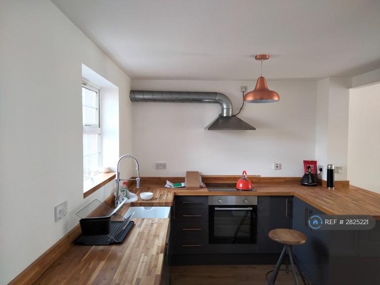 Flat Rodyard Way in Coventry