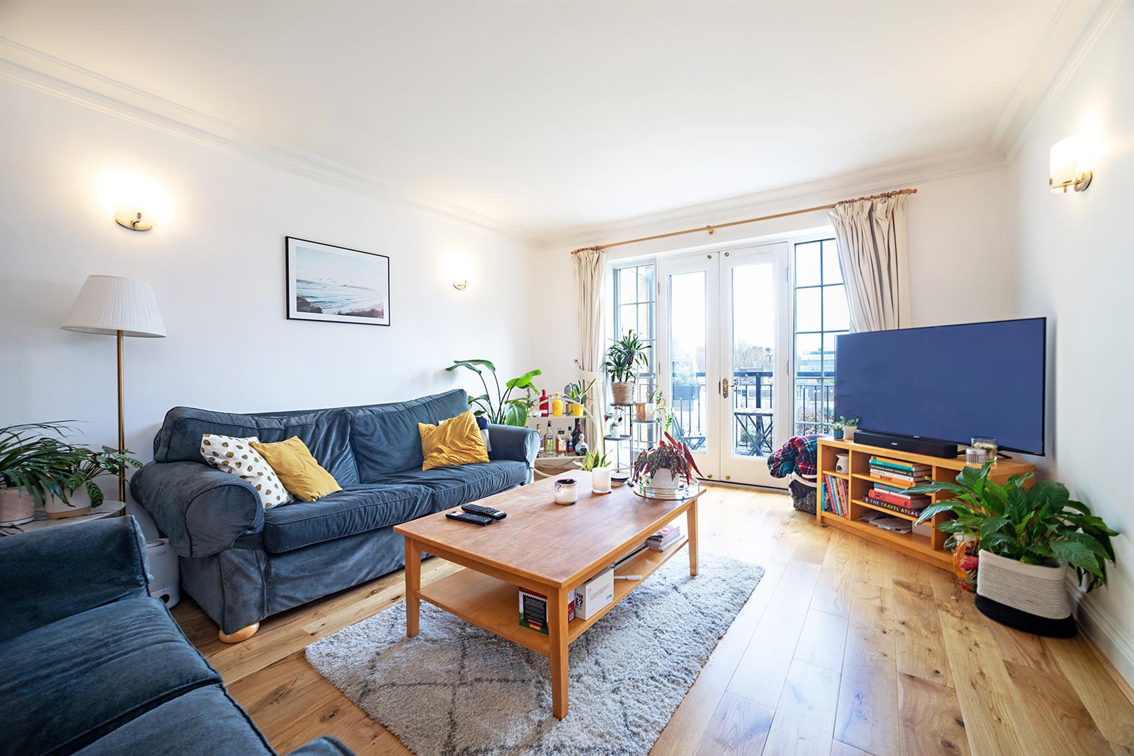 Flat Falmouth Road in Greater London