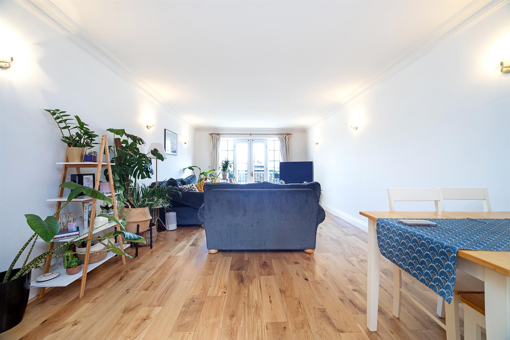 Flat Falmouth Road in Greater London