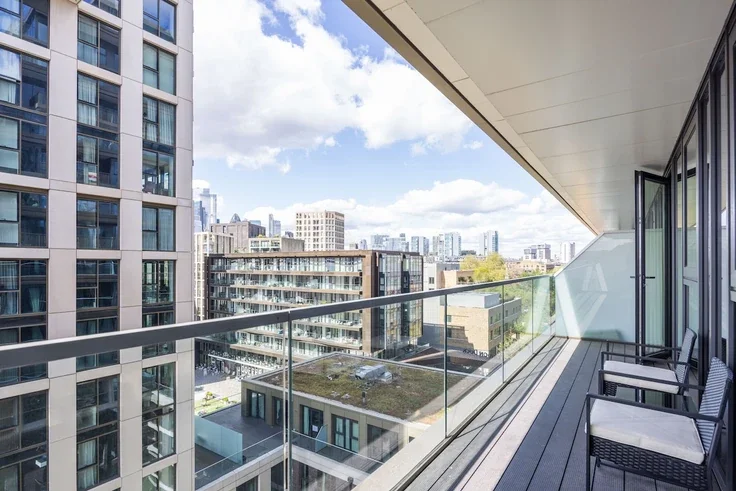Flat Pennington Quay Walk in Greater London