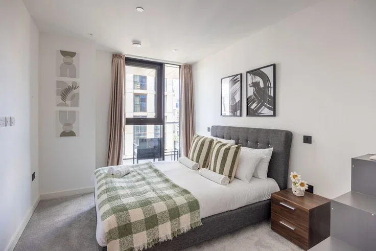 Flat Pennington Quay Walk in Greater London