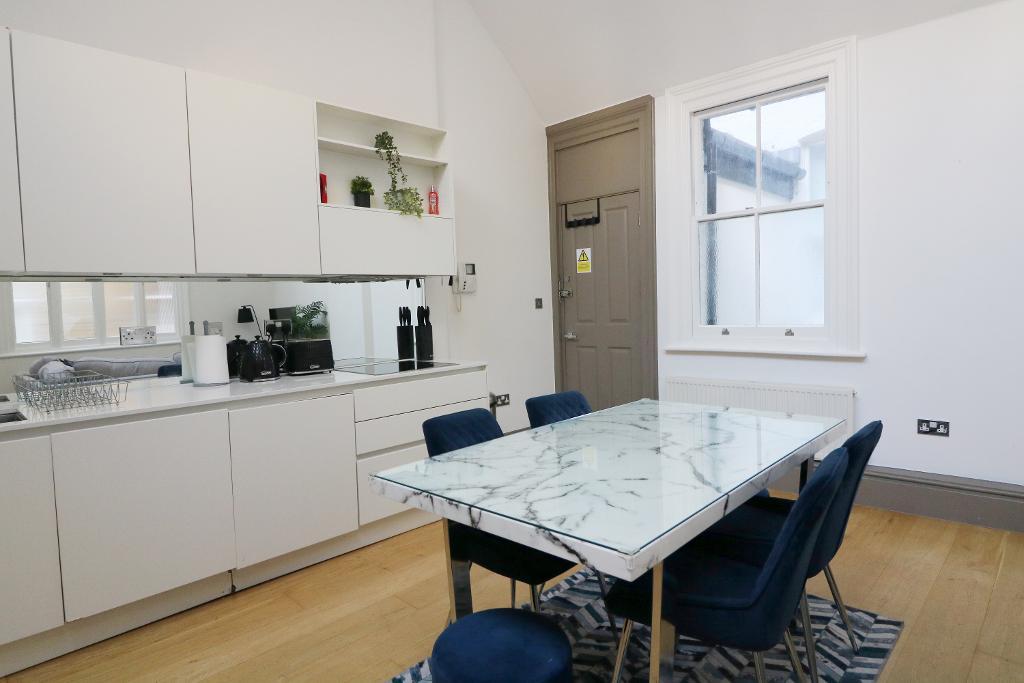 Flat Ogle Street in City of Westminster