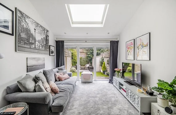 Flat Westview Close in Greater London