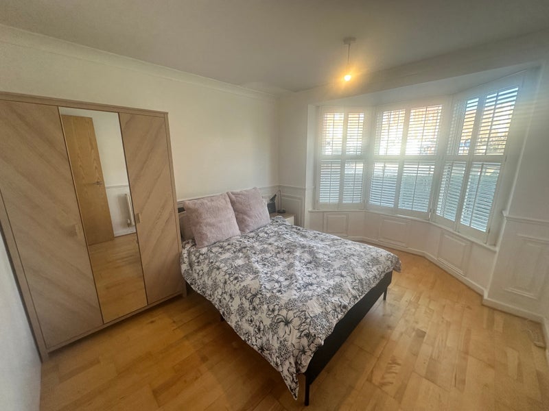 Room Weardale Road in Greater London