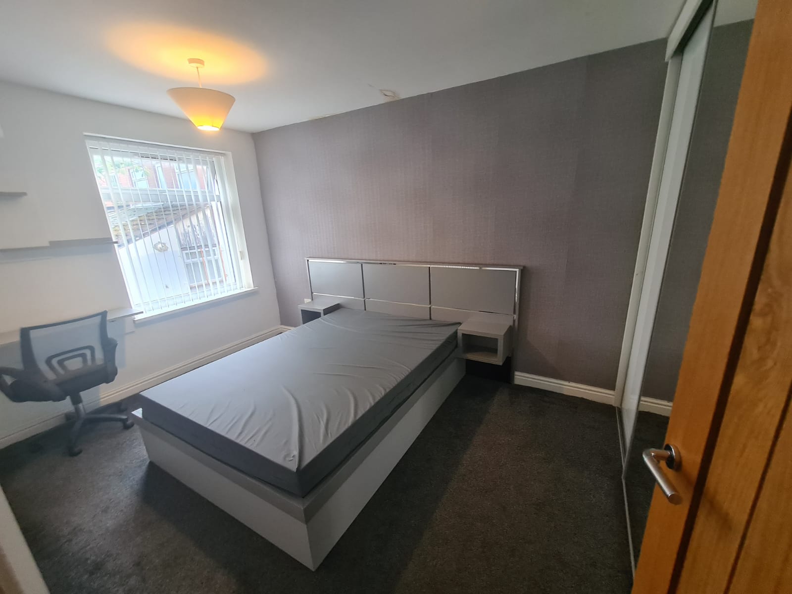 Flat Woodsley Road in Leeds