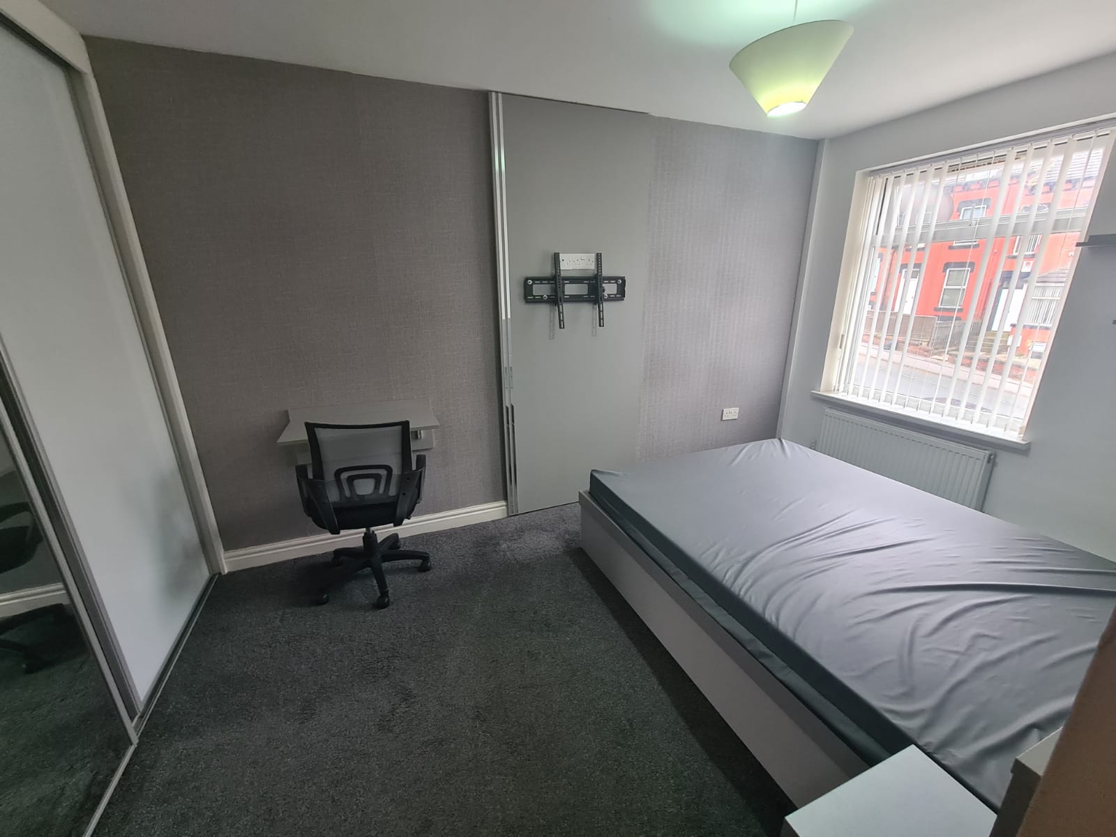 Flat Woodsley Road in Leeds