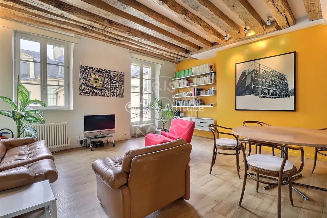 Flat Place des Vosges in Paris