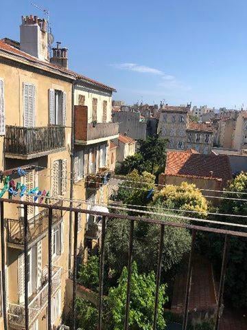 Flat Rue Briffaut in Marseille