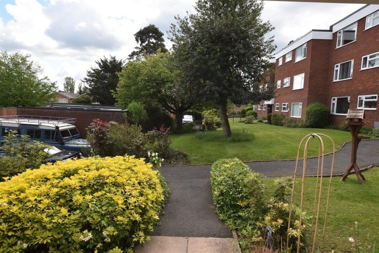 Flat Somerleyton Avenue in Wyre Forest