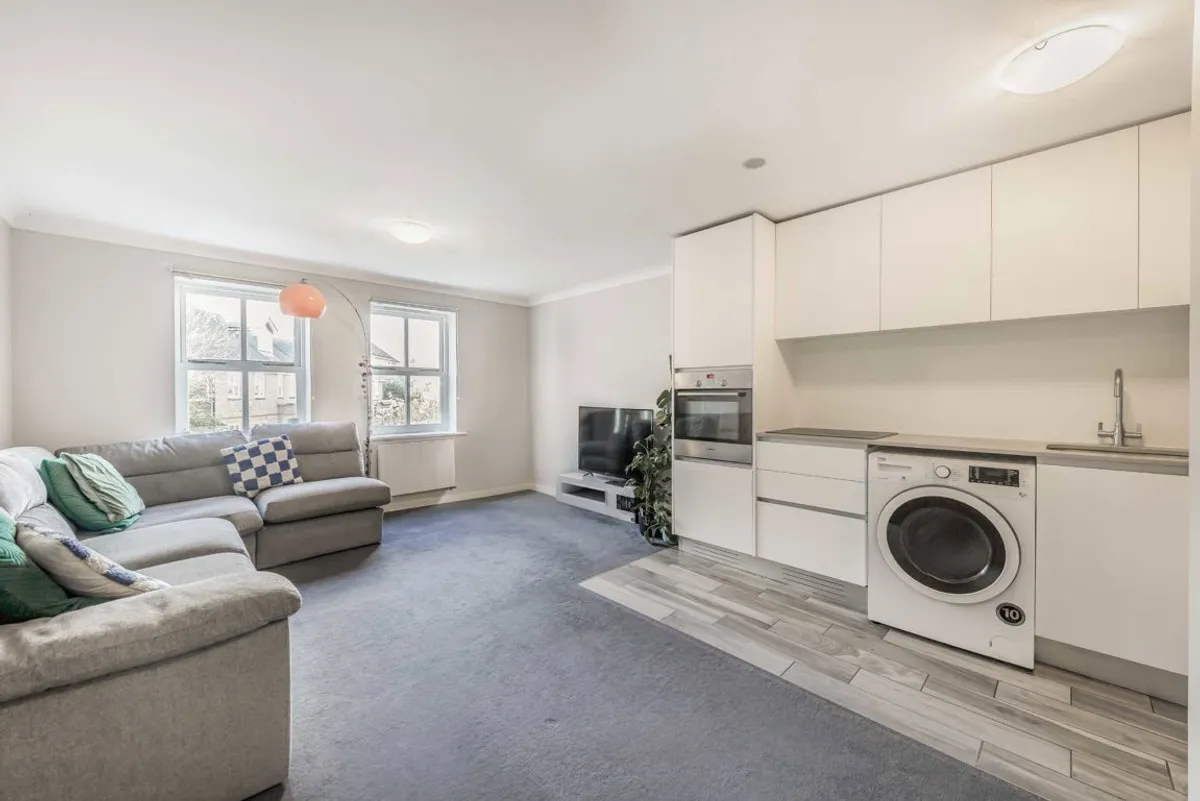 Flat Belmont Terrace in Greater London