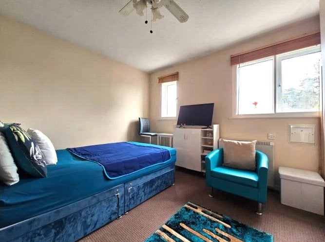 House Shellfield Close in Borough of Spelthorne